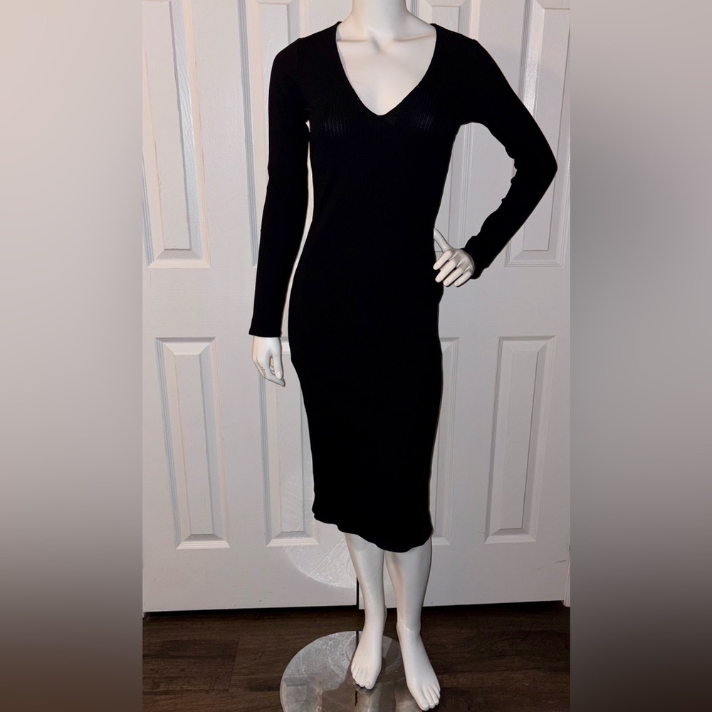 Wilfred Black V-neck Contour Midi Tube - Like New